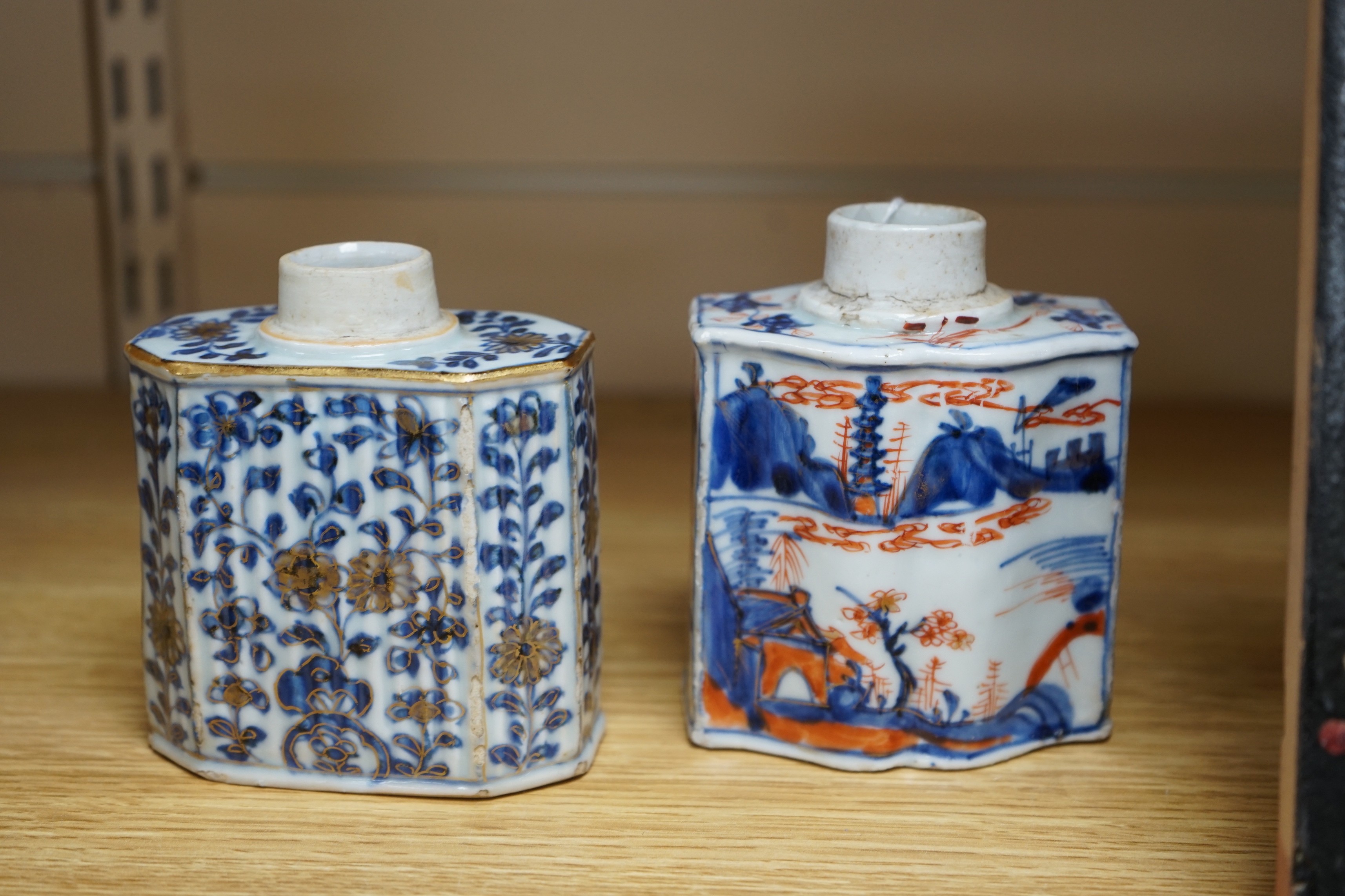 Two 18th century Chinese export porcelain tea cannisters, 10 cms high